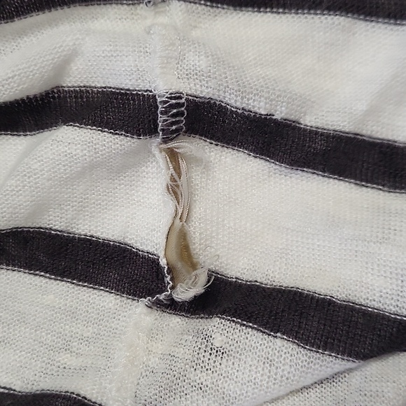 Burberry Brit Women's Tshirt Size Medium - Picture 14 of 16